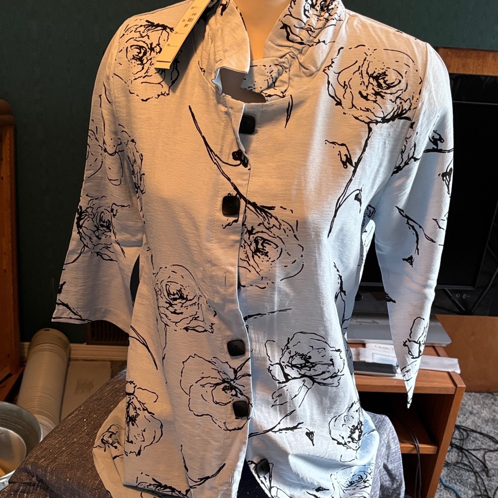 Creation light blue Floral Button-Up Blouse